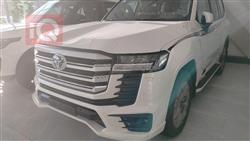 تۆیۆتا لاند کروزەر